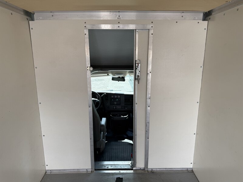 2021 Chevrolet Express 3500 - Photo 7 - Nashville, TN 37210