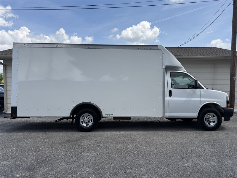 2021 Chevrolet Express 3500   - Photo 1 - Nashville, TN 37210