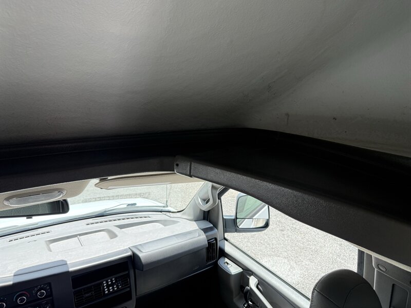 2021 Chevrolet Express 3500 - Photo 5 - Nashville, TN 37210