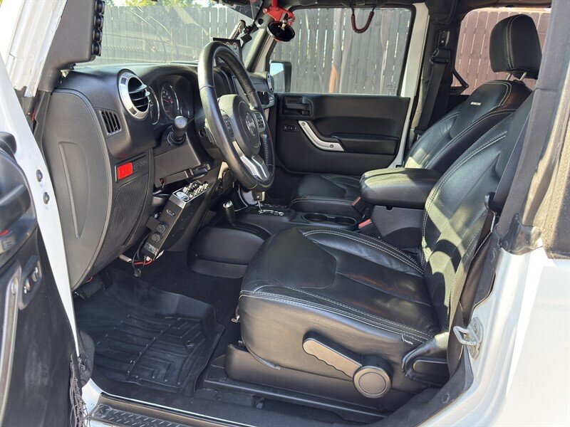 2013 Jeep Wrangler Rubicon Anniversary Edition photo 17
