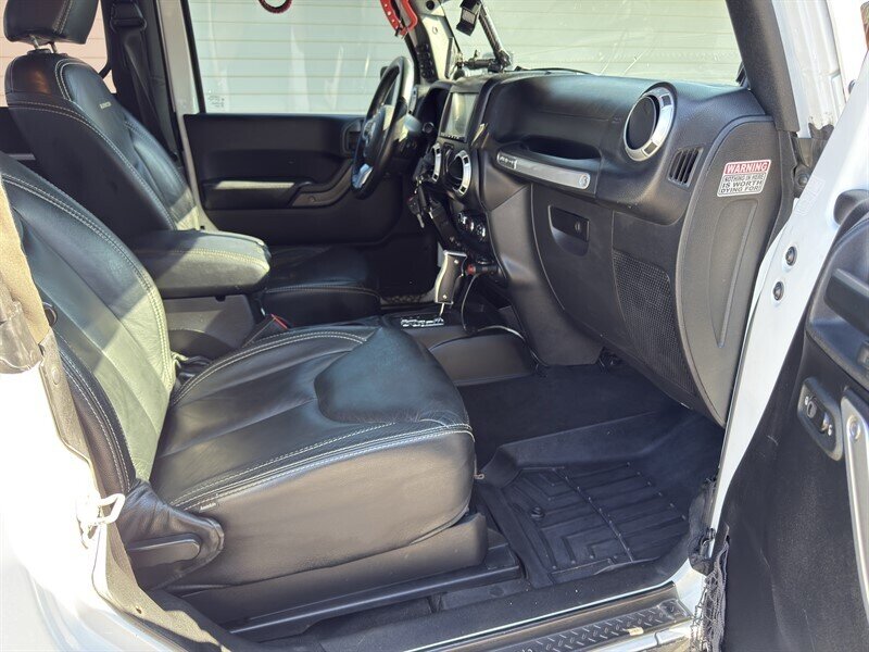 2013 Jeep Wrangler Rubicon Anniversary Edition photo 24