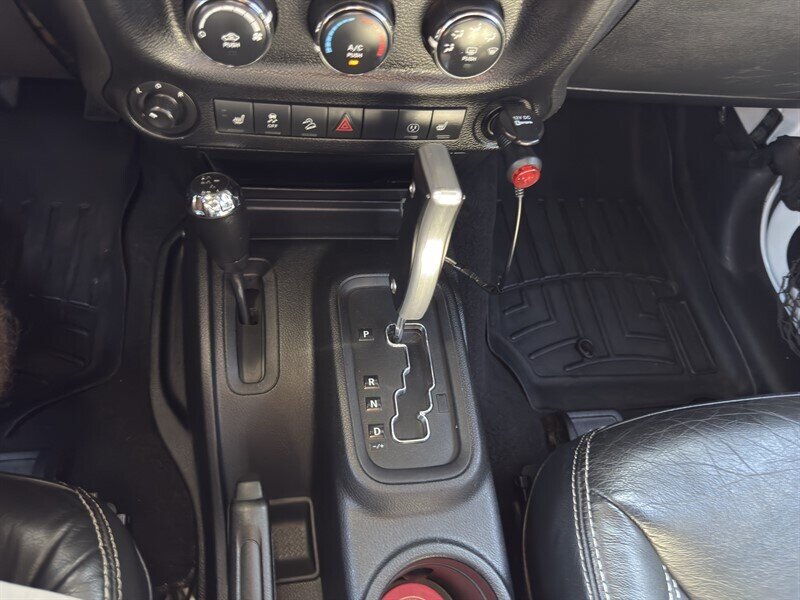 2013 Jeep Wrangler Rubicon Anniversary Edition photo 31