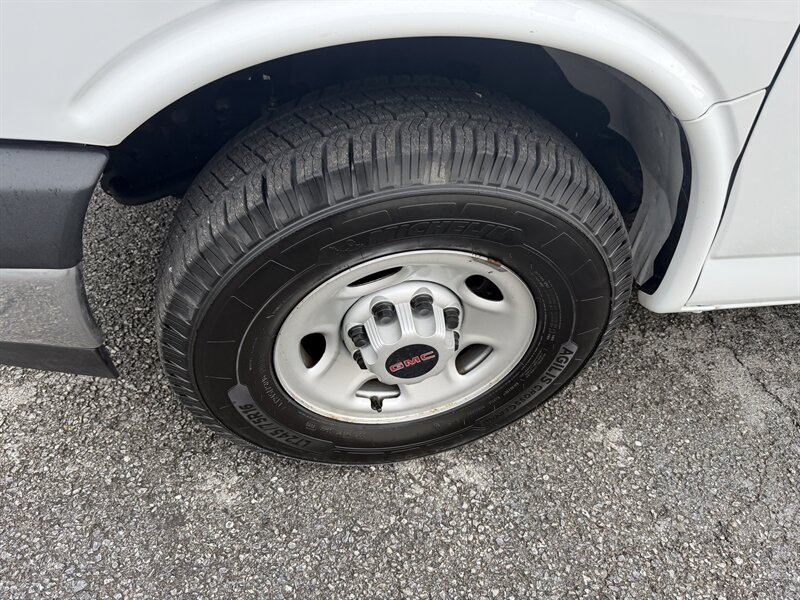 2022 GMC Savana 2500 CARGO VAN - Photo 13 - Nashville, TN 37210