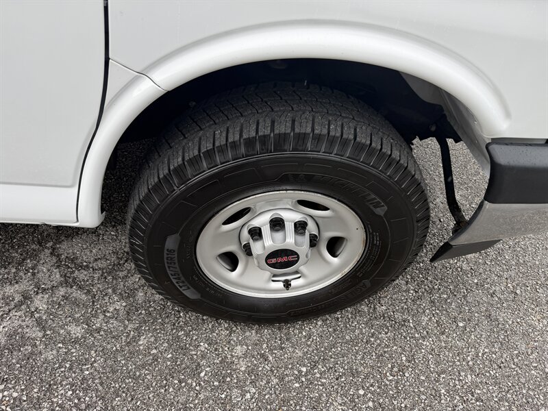 2022 GMC Savana 2500 CARGO VAN - Photo 12 - Nashville, TN 37210