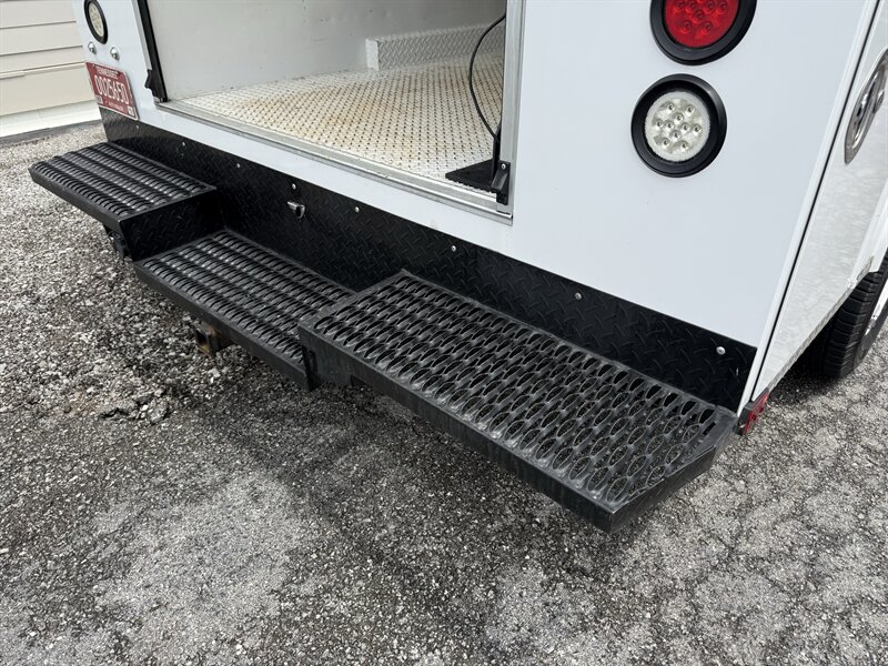 2023 Ford E-350 SD - Photo 31 - Nashville, TN 37210