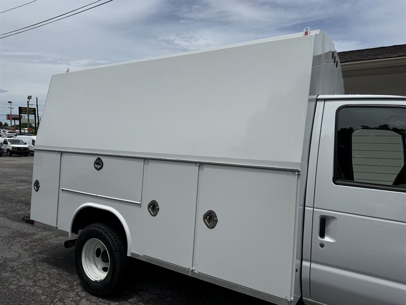 2023 Ford E-350 SD - Photo 32 - Nashville, TN 37210