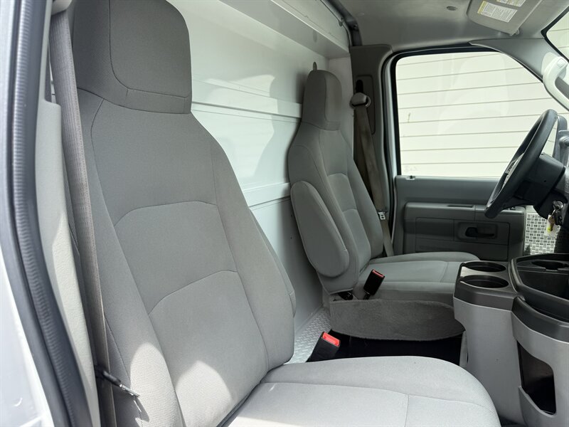 2023 Ford E-350 SD - Photo 15 - Nashville, TN 37210