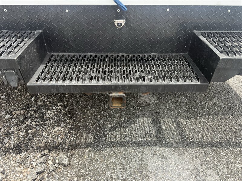 2023 Ford E-350 SD - Photo 7 - Nashville, TN 37210