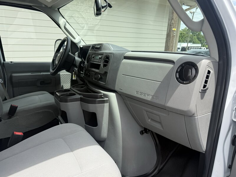 2023 Ford E-350 SD - Photo 14 - Nashville, TN 37210