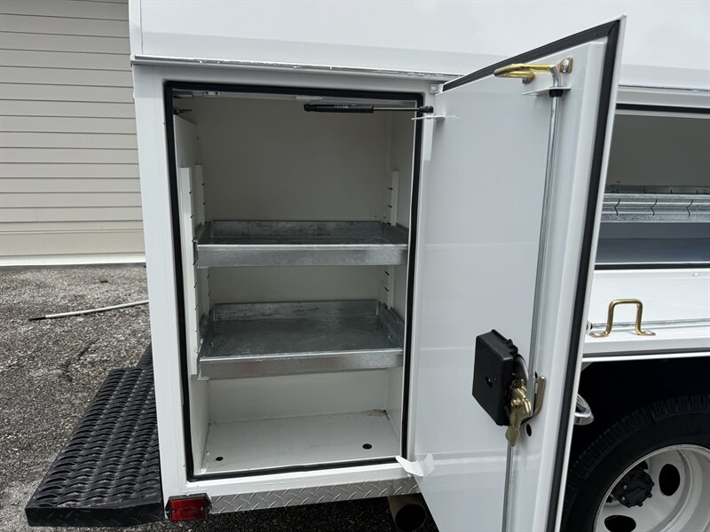 2023 Ford E-350 SD - Photo 33 - Nashville, TN 37210