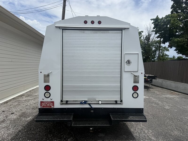 2023 Ford E-350 SD - Photo 4 - Nashville, TN 37210