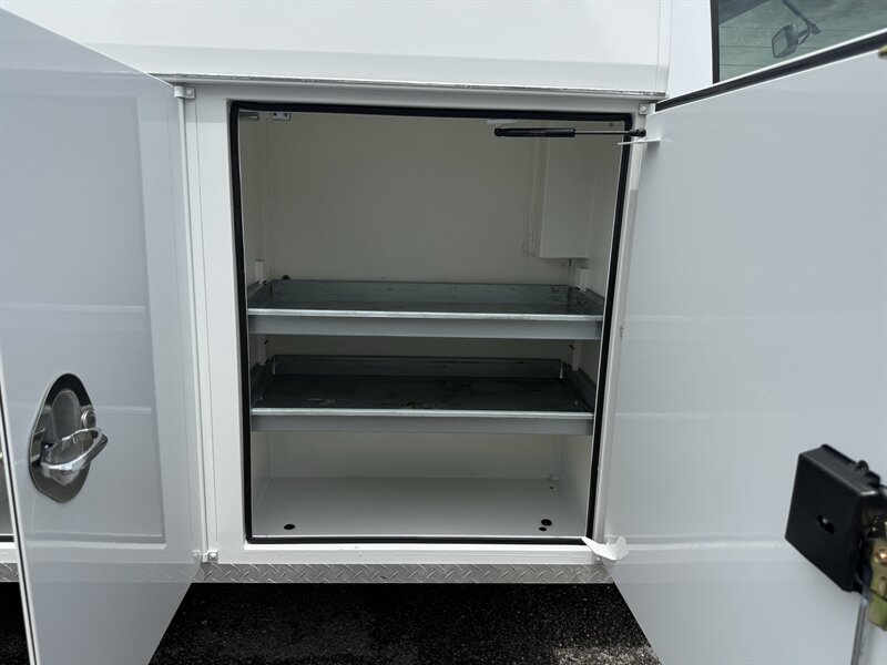 2023 Ford E-350 SD - Photo 36 - Nashville, TN 37210
