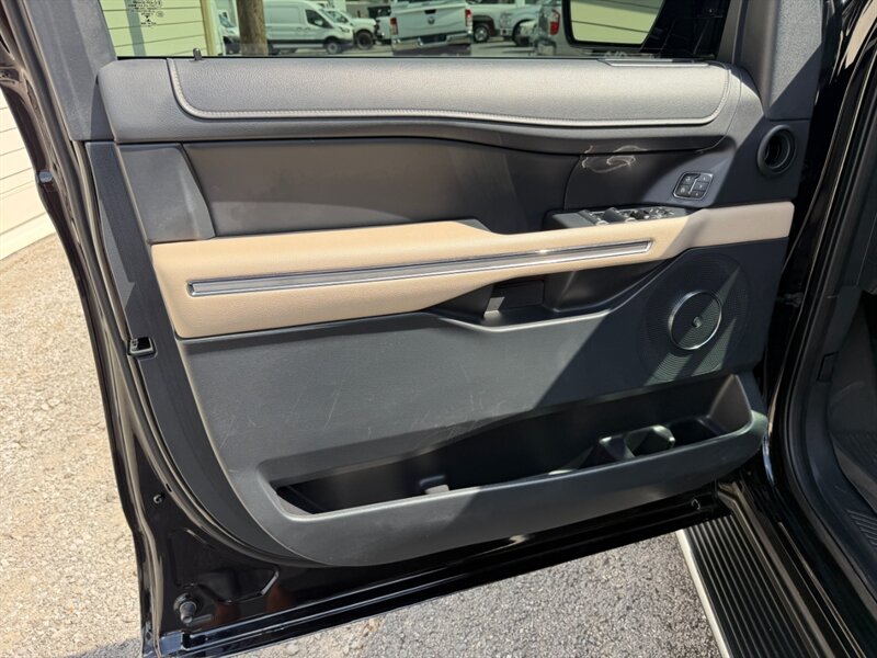 2022 Ford Expedition Limited - Photo 17 - Nashville, TN 37210