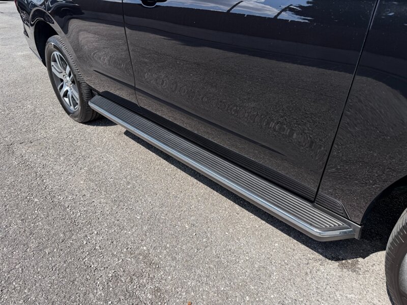 2022 Ford Expedition Limited - Photo 12 - Nashville, TN 37210