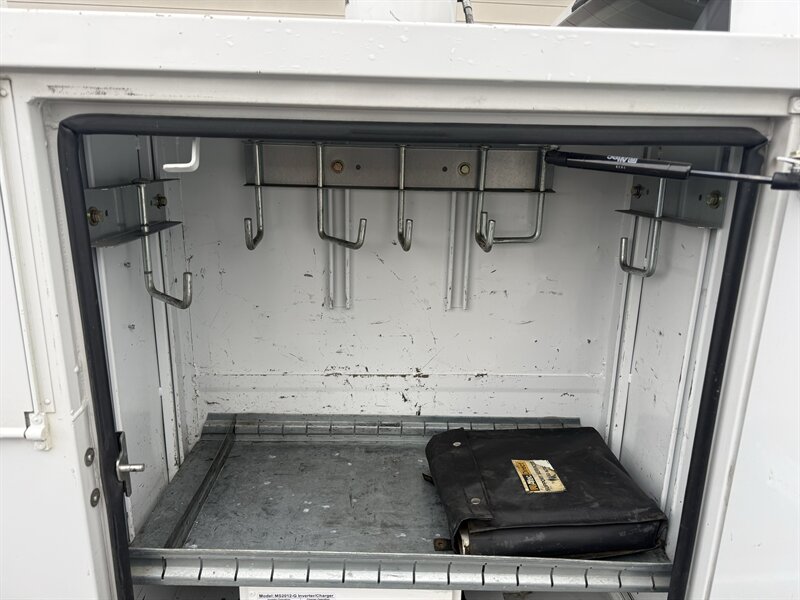 2019 Ford F-550 XL BUCKET TRUCK - Photo 33 - Nashville, TN 37210