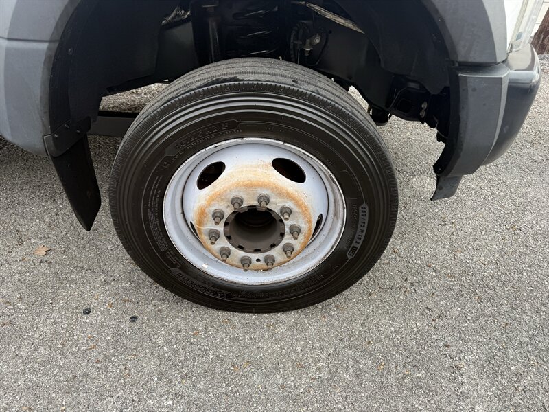 2019 Ford F-550 XL BUCKET TRUCK - Photo 15 - Nashville, TN 37210