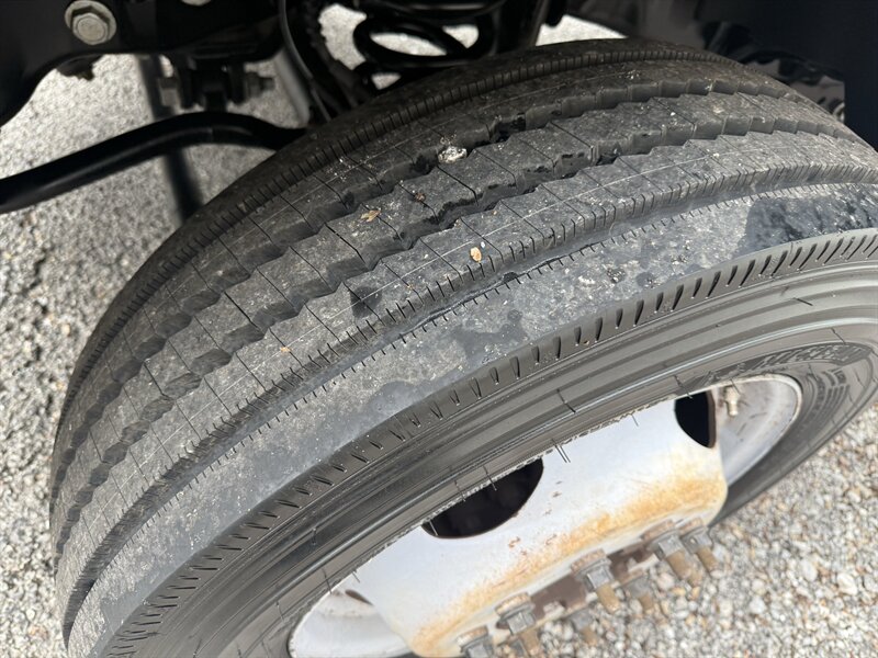 2019 Ford F-550 XL BUCKET TRUCK - Photo 17 - Nashville, TN 37210