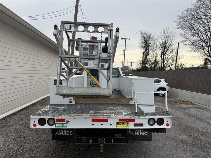 2019 Ford F-550 XL BUCKET TRUCK - Photo 3 - Nashville, TN 37210