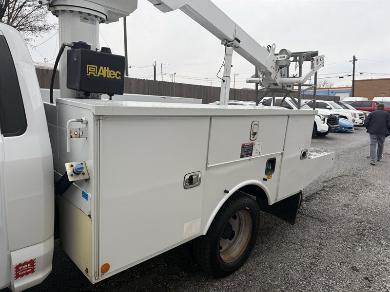 2019 Ford F-550 XL BUCKET TRUCK - Photo 29 - Nashville, TN 37210