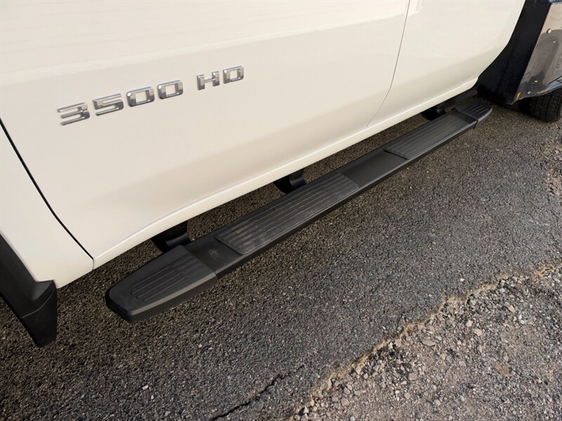 2020 Chevrolet Silverado 3500HD LT FLAT BED - Photo 19 - Nashville, TN 37210