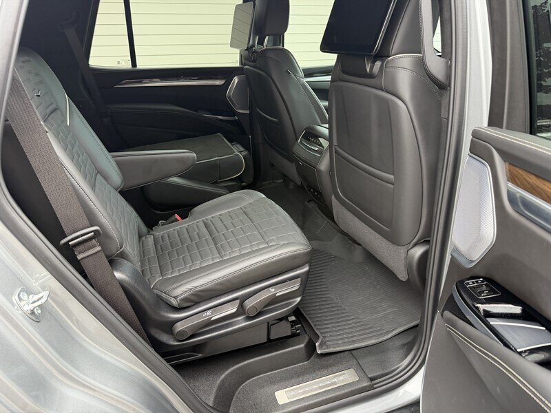 2025 Cadillac Escalade Sport Platinum photo 28