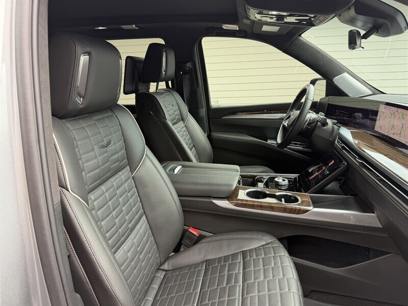 2025 Cadillac Escalade Sport Platinum photo 32
