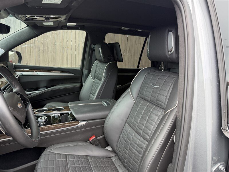 2025 Cadillac Escalade Sport Platinum photo 19