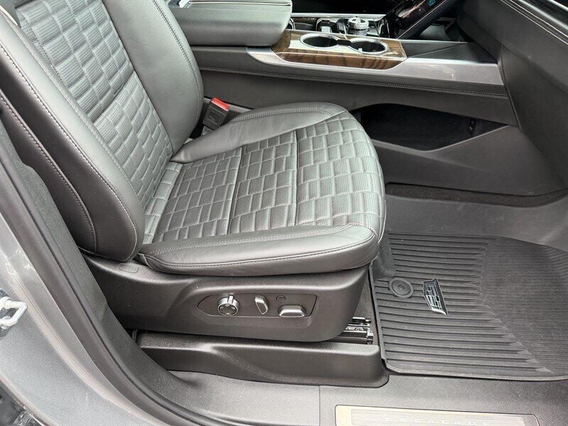 2025 Cadillac Escalade Sport Platinum photo 31