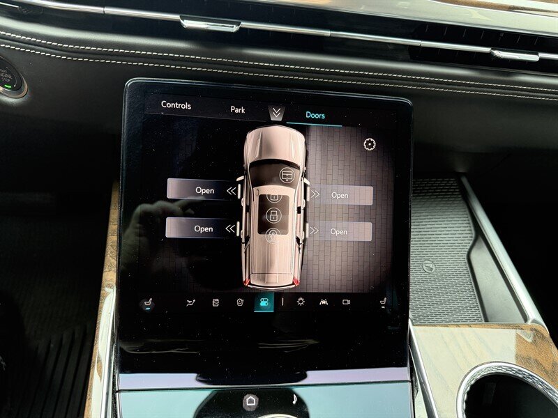 2025 Cadillac Escalade Sport Platinum photo 40