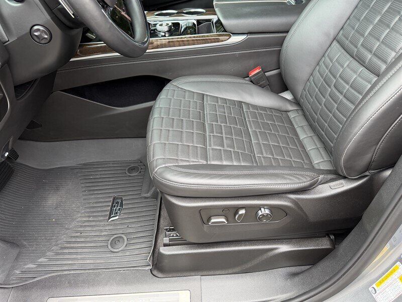 2025 Cadillac Escalade Sport Platinum photo 16
