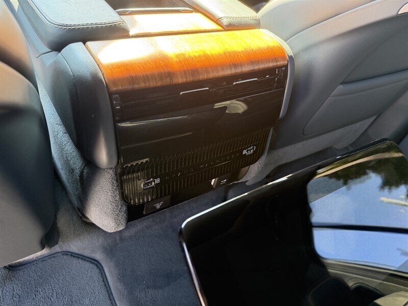 2022 Jeep Grand Wagoneer II photo 25
