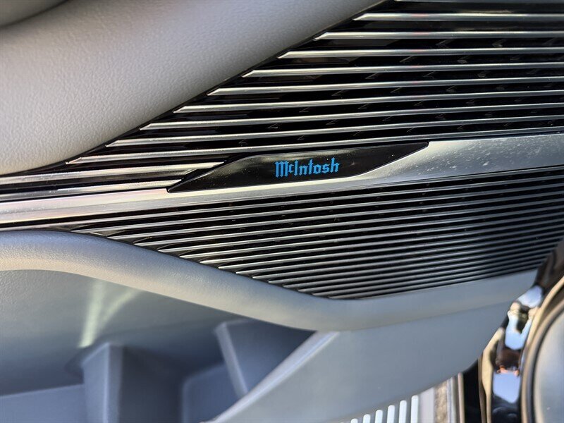 2022 Jeep Grand Wagoneer II photo 17