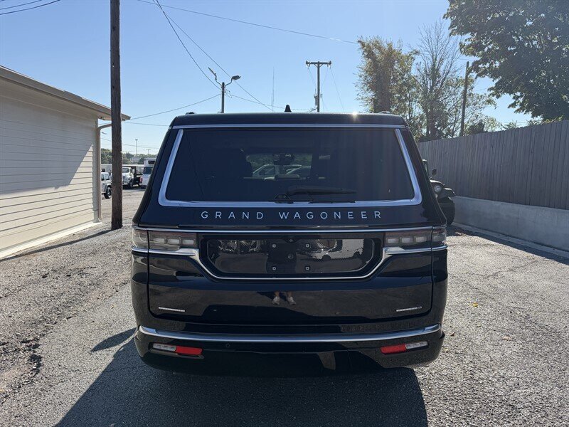 2022 Jeep Grand Wagoneer II photo 8