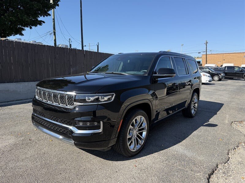 2022 Jeep Grand Wagoneer II photo 4