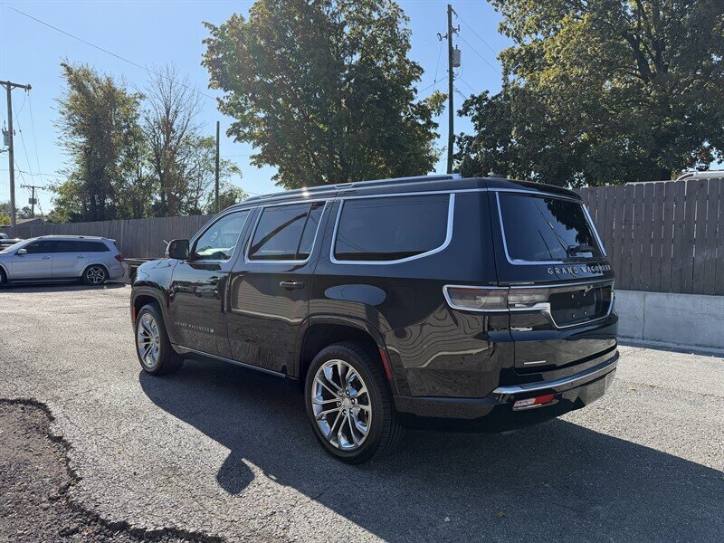2022 Jeep Grand Wagoneer II photo 7