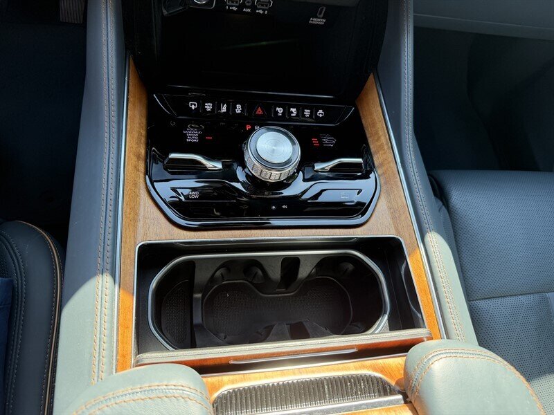 2022 Jeep Grand Wagoneer II photo 42