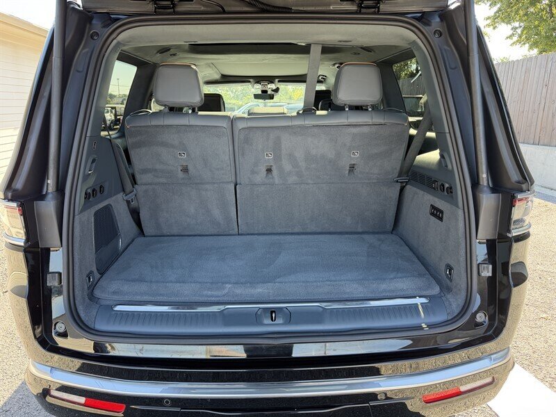 2022 Jeep Grand Wagoneer II photo 29
