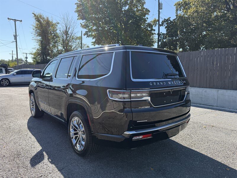 2022 Jeep Grand Wagoneer II photo 6