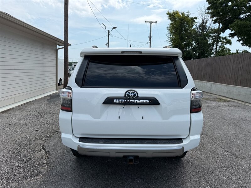 2019 Toyota 4Runner TRD Off-Road Premium - Photo 10 - Nashville, TN 37210