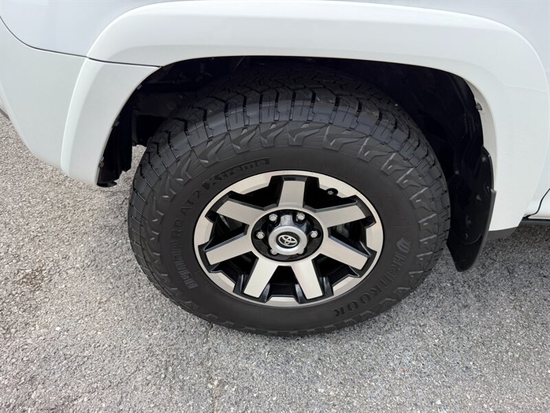 2019 Toyota 4Runner TRD Off-Road Premium - Photo 15 - Nashville, TN 37210