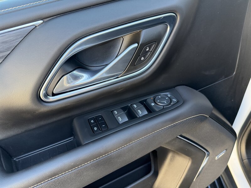 2023 GMC Yukon XL SLT - Photo 18 - Nashville, TN 37210