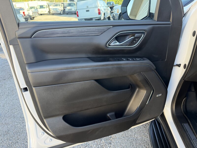 2023 GMC Yukon XL SLT - Photo 17 - Nashville, TN 37210