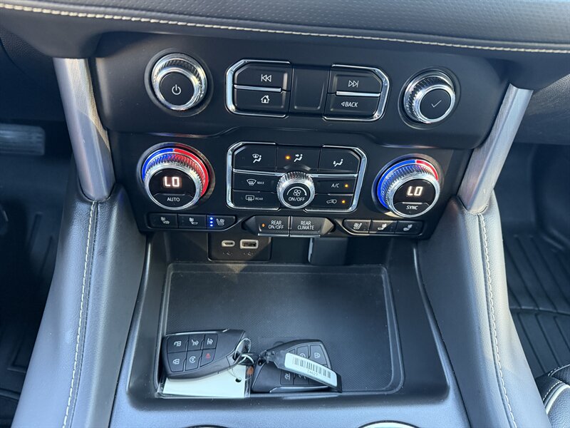 2023 GMC Yukon XL SLT - Photo 39 - Nashville, TN 37210