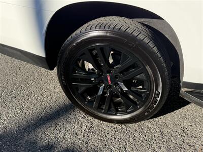 2023 GMC Yukon XL SLT - Photo 11 - Nashville, TN 37210