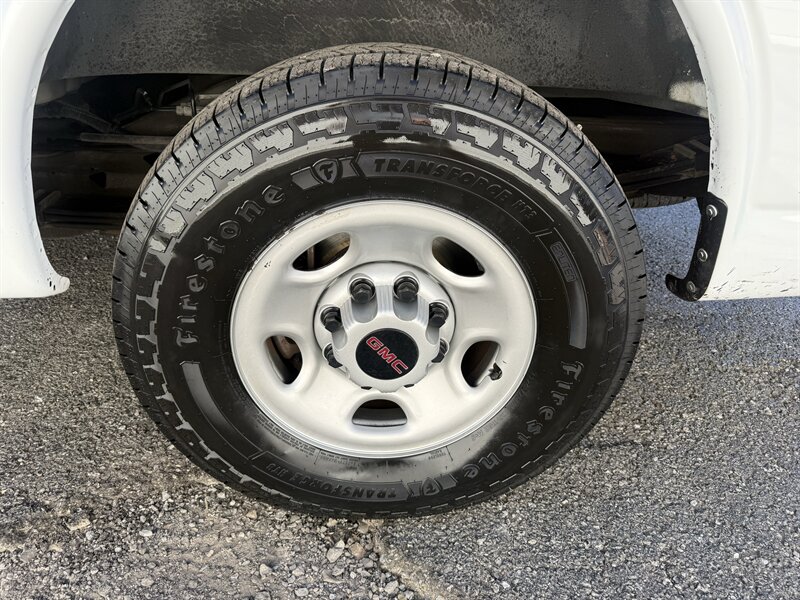 2023 GMC Savana 2500 - Photo 30 - Nashville, TN 37210
