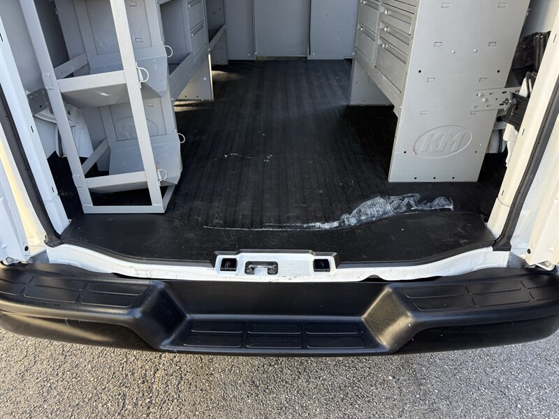 2023 GMC Savana 2500 - Photo 17 - Nashville, TN 37210