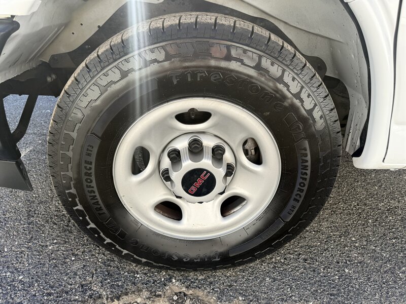 2023 GMC Savana 2500 - Photo 28 - Nashville, TN 37210