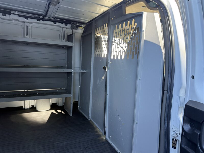 2023 GMC Savana 2500 - Photo 11 - Nashville, TN 37210