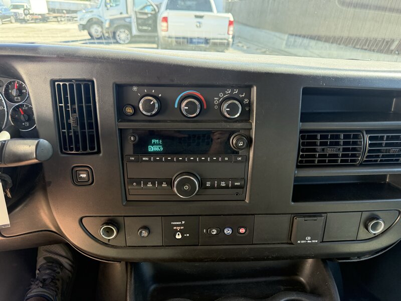 2023 GMC Savana 2500 - Photo 3 - Nashville, TN 37210