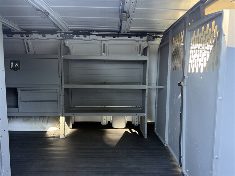 2023 GMC Savana 2500 - Photo 7 - Nashville, TN 37210